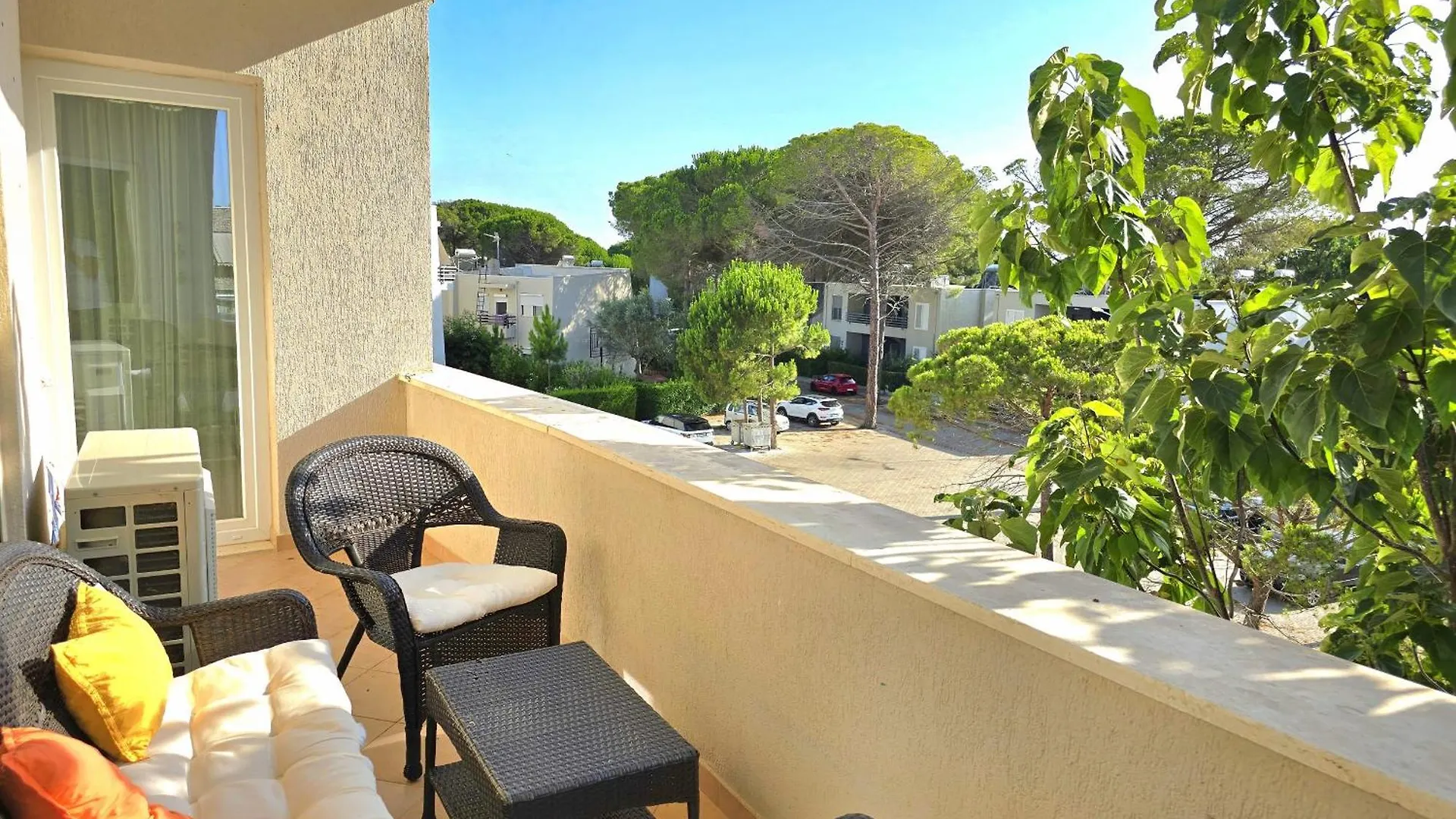 Lura 2 Suite 215 Plazhi San Pietro